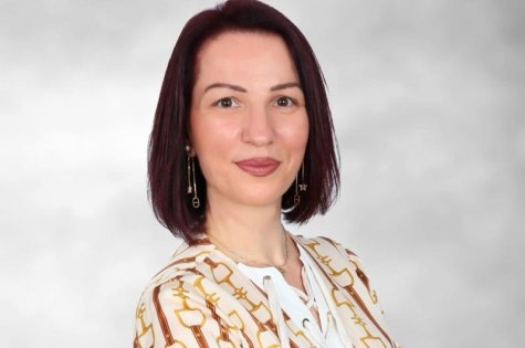 Камелия Аллоу: Стопанската академия остава за мен на върха